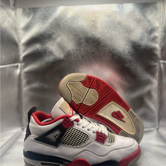 Air Jordan 4 fire red 2020